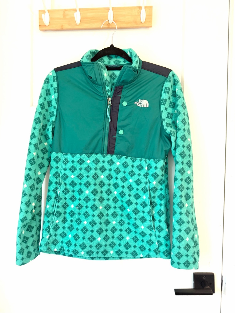 The North Face Teal Patterned Fleece Pullover Women’s small